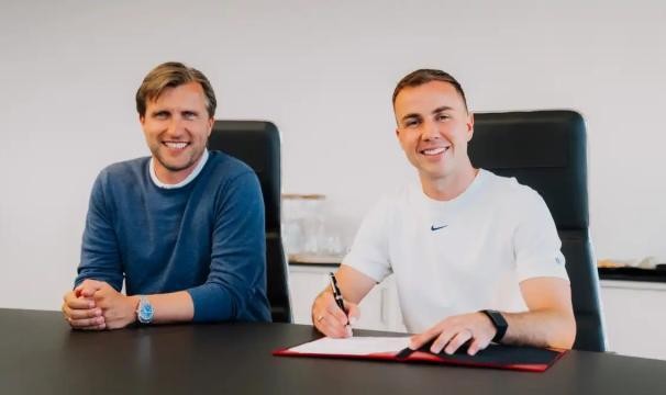 开云体育官网-金童回归照亮德甲，格策为世界杯门票加盟法兰克福