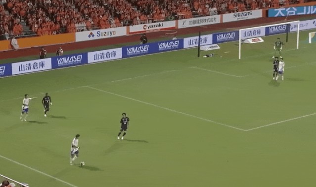 开云体育登录-日职联半场：大卫、角田涼太朗破门，横滨水手2-0清水心跳