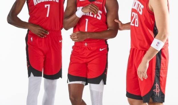 执着于三分？火箭变阵酿苦果！31岁明星中锋遭雪藏，乌度卡用错人