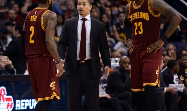 詹姆斯听闻欧文交易至凯尔特人后情绪受挫，静坐十分钟未发一语