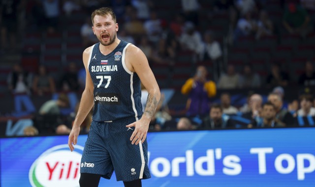 开云体育官网-打服了!意大利杂志：东契奇是篮球界最全能球员 精通所有技术环节