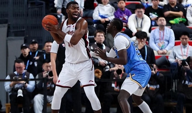 开云体育登录-唉！3大投手3分16中2，频频打铁输北京，球迷：平时训练在干什么?