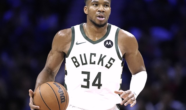 开云体育在线-就在今天！字母哥保持了11年的NBA纪录被打破了