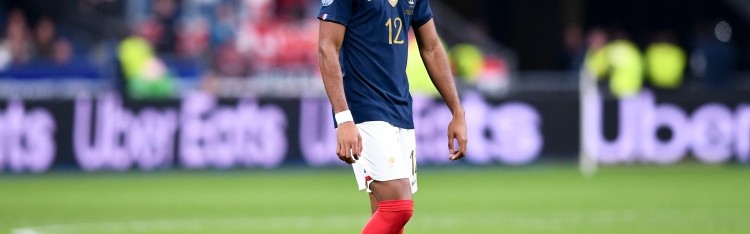 开云体育官网-米兰新闻网：恩昆库训练场展现职业风范，赢得阿莱格里青睐