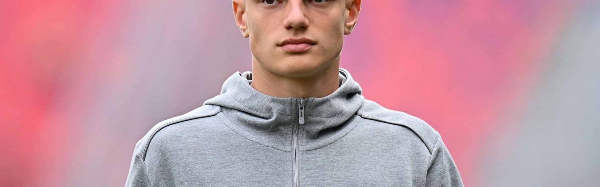 利物浦跟队记者确认：莱昂尼转会敲定，体检在即帕尔马放行