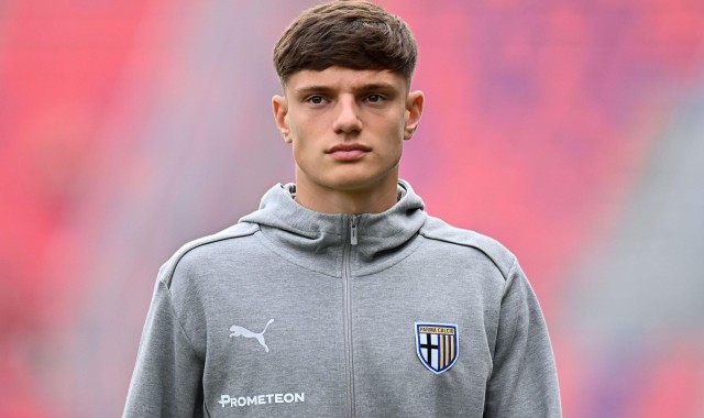 利物浦跟队记者确认：莱昂尼转会敲定，体检在即帕尔马放行