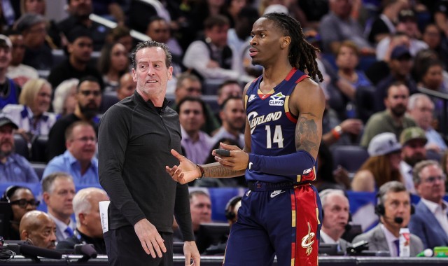 开云体育登录-埃利斯：魔术倾向于冲筐 一开始我们让他们上篮有点太容易了