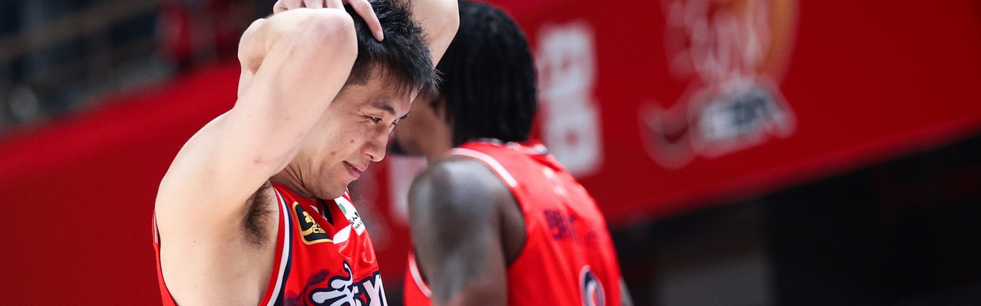 开云体育中国-早日康复！郭艾伦重伤退场 15分钟7中3拿到7分2助