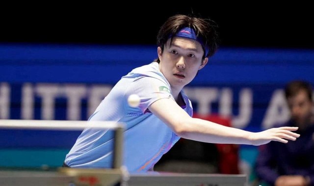 开云体育官网-王楚钦2天2次发火！怒斥开闪光灯观众 手指对方：就是你 戴口罩的