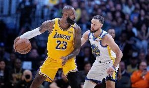 NBA高管：等詹姆斯明年成为自由球员 骑士独行侠勇士肯定会追求他