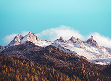 开云体育入口-巴列卡诺门将开大脚反击，拉提乌近距离射门被霍安神勇扑出